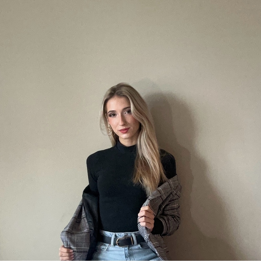 Meet your Posher, Alyssa